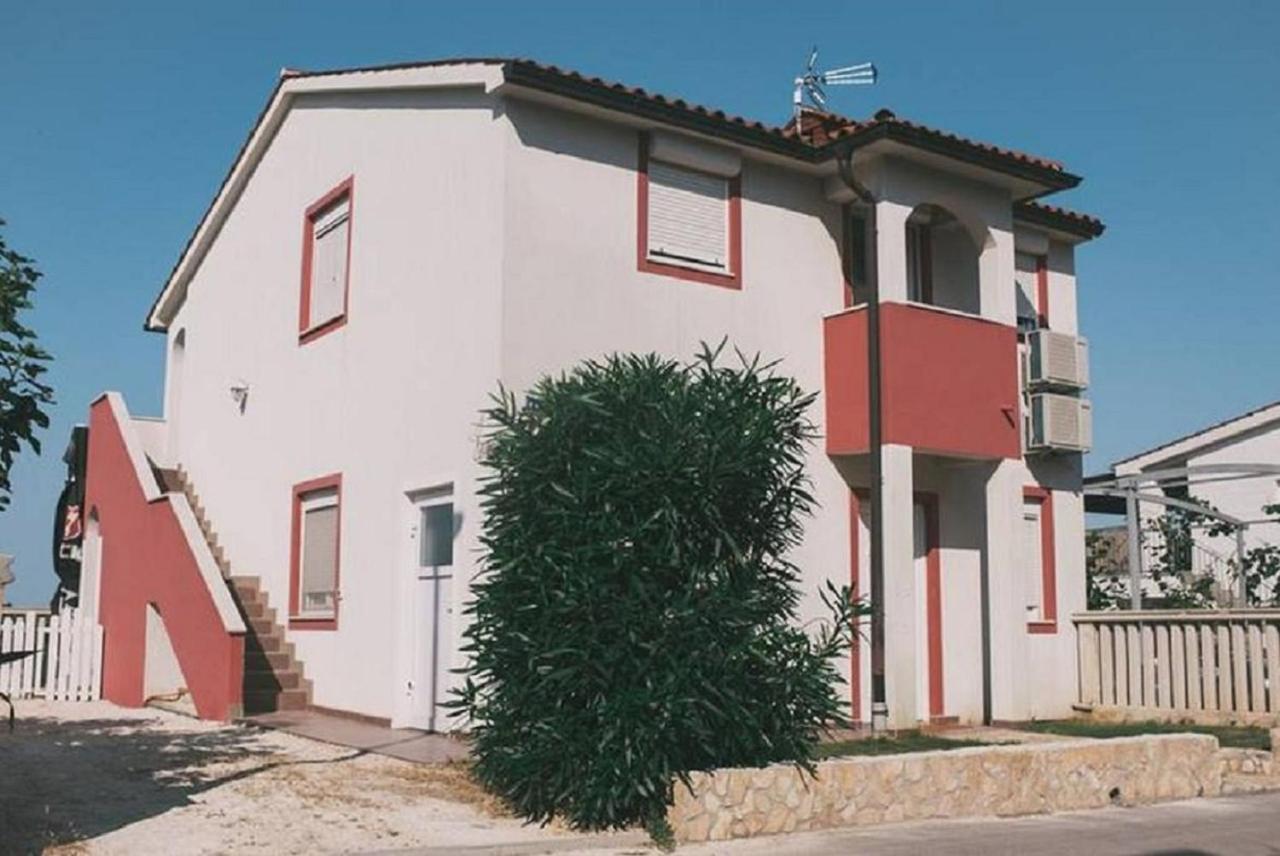 Apartments Erzen 140 Медулин Екстериор снимка